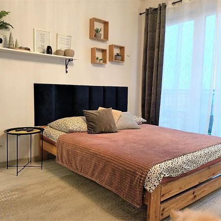 2-Room Apartment Nowy Dwór Mazowiecki Eksteriør bilde