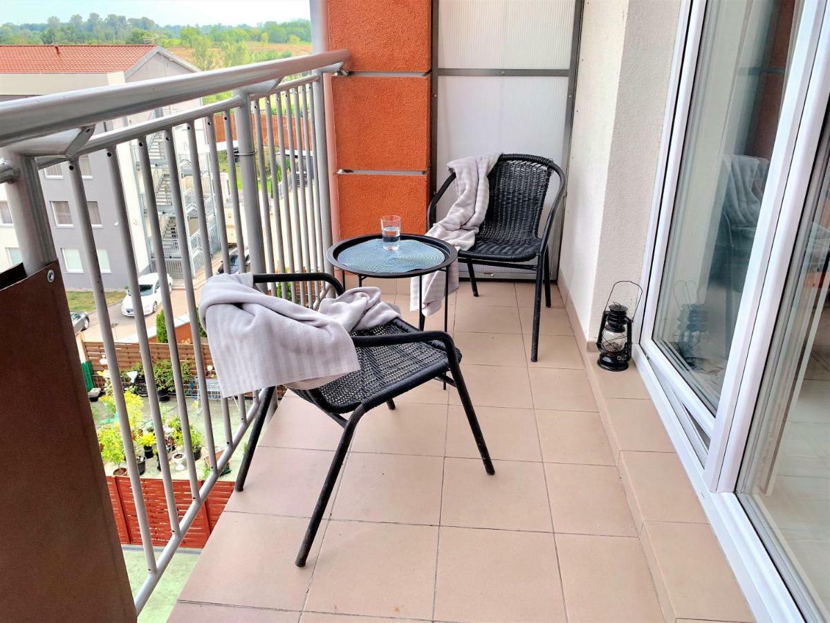 2-Room Apartment Nowy Dwór Mazowiecki Eksteriør bilde