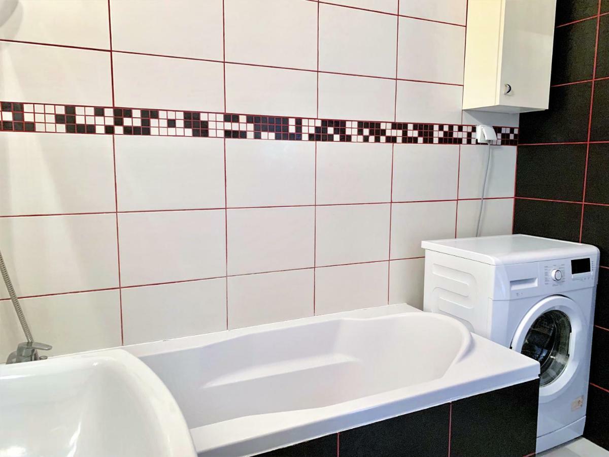 2-Room Apartment Nowy Dwór Mazowiecki Eksteriør bilde